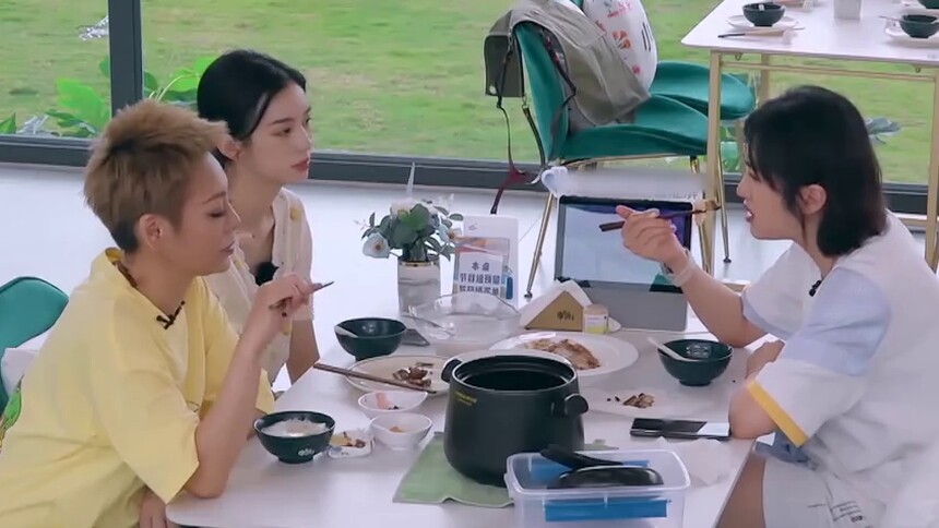 周也做梦都在做啤酒鱼 丁真失眠喊救命