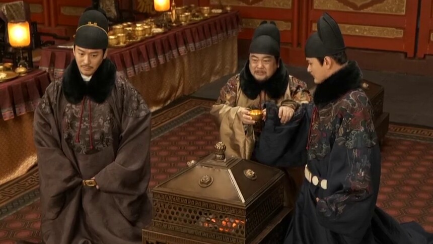 独家花絮：抢喝毒酒？三兄弟推杯换盏笑出鹅叫