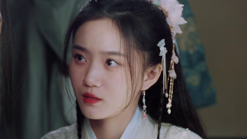 江拂月见血变第二人格让花笙棠好奇