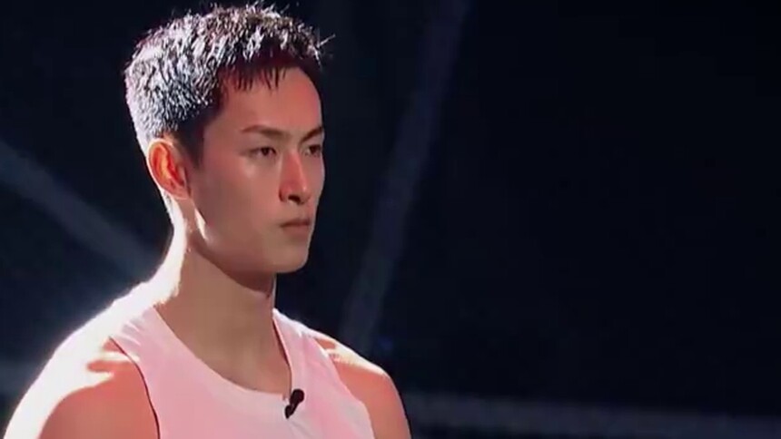 北体董浩然vs上体求海洋 灵巧少年上演急速追逐战
