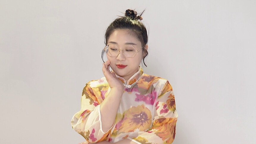 《春日迟迟再出发》独家侧拍：傅首尔俏皮可爱李松蔚气质儒雅