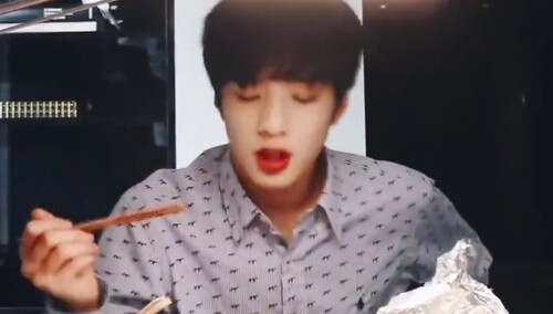 刘耀文吃货现场，好香好有食欲呀