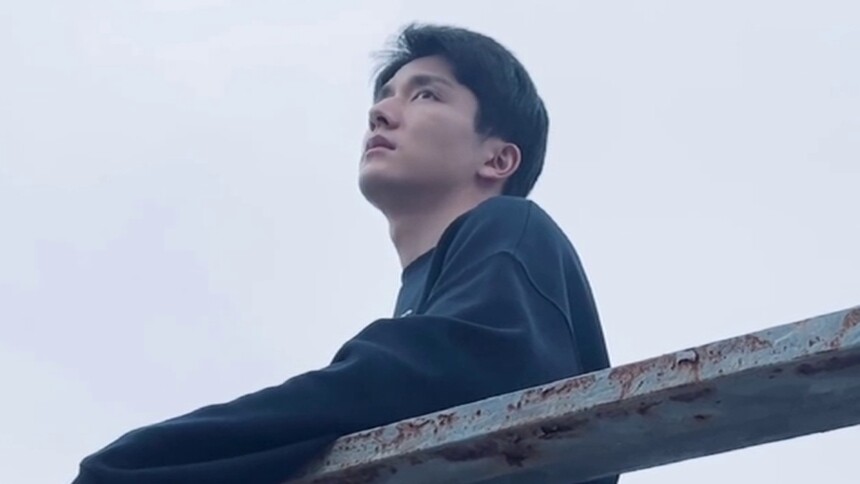 张新成新歌《自言自语》MV