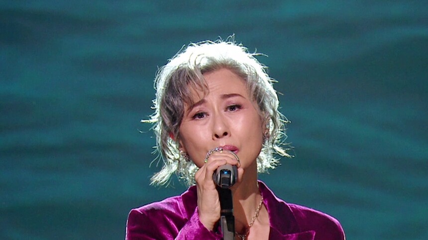 纯享精华版：叶蒨文《凭着爱》人生失意跌倒 也发觉简简单单已是极好