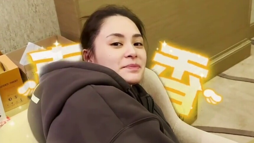 钟欣潼初舞台备战vlog，努力瘦身被阿Sa馋哭