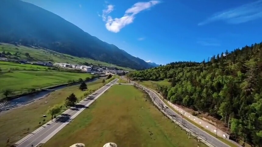全球连线｜穿越西藏（八）·鲁朗小镇：高原山居图