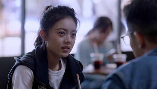 吕佳维在商场两头骗，妙妙和他未婚妻联手灭渣