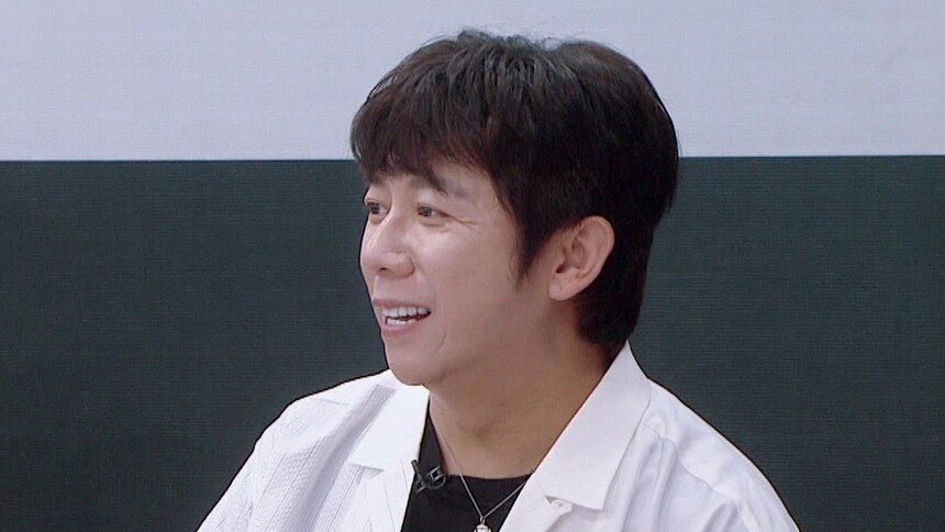 胡海泉太懂父亲了 海外游玩不忘发邮票