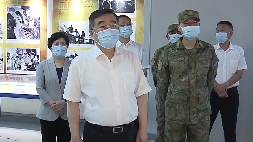 张庆伟赴空军航空兵某旅走访慰问 持续巩固发展军政军民团结同心的良好局面 在推进强军事业和服务地方发展中再立新功