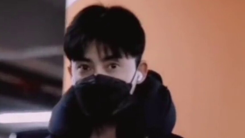 张睿机场路透，救命啊！他真的看起来好乖哦