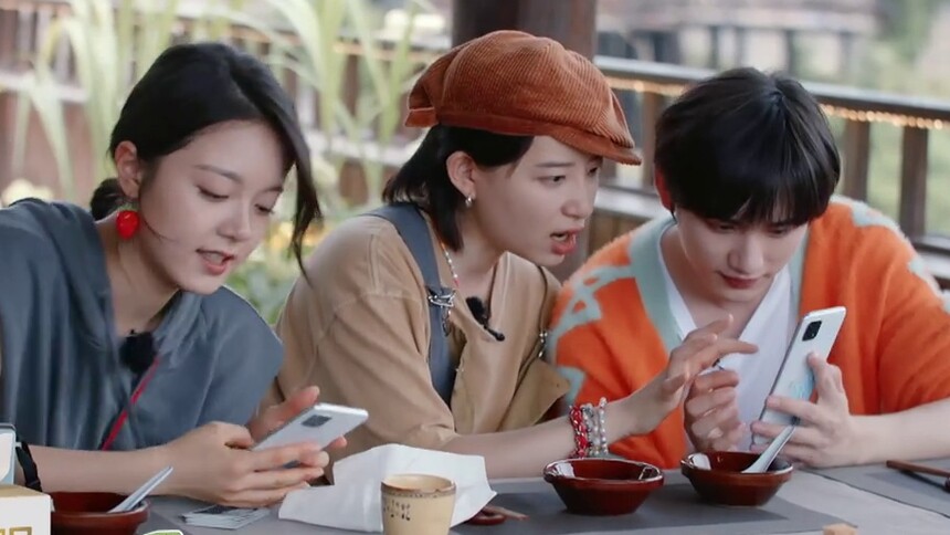 赵今麦丁程鑫上演“小学生吵架”