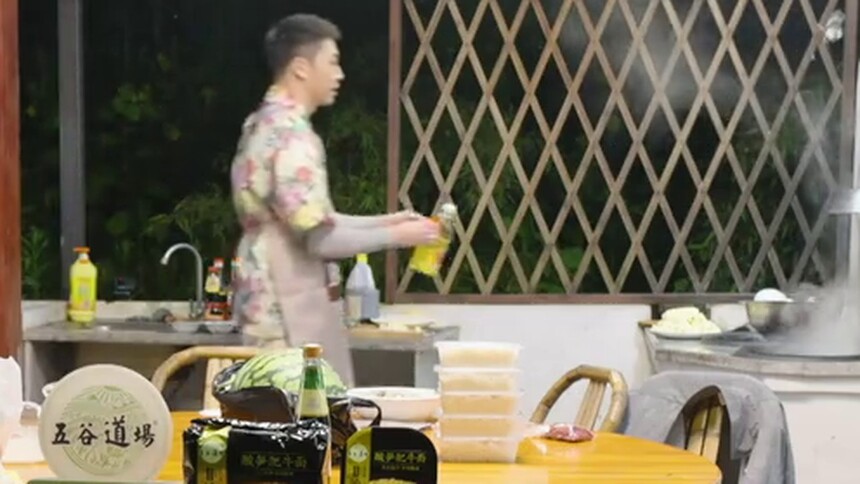 未播花絮：“星级大厨”俞灏明鸭子冬瓜盅教程来了！
