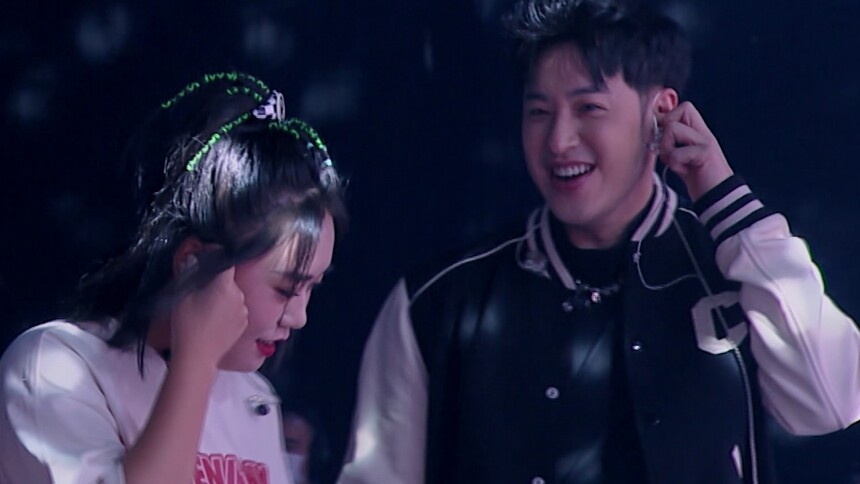 直击潘玮柏李雪琴彩排现场 玮柏哥真的有很努力熟悉走位了！