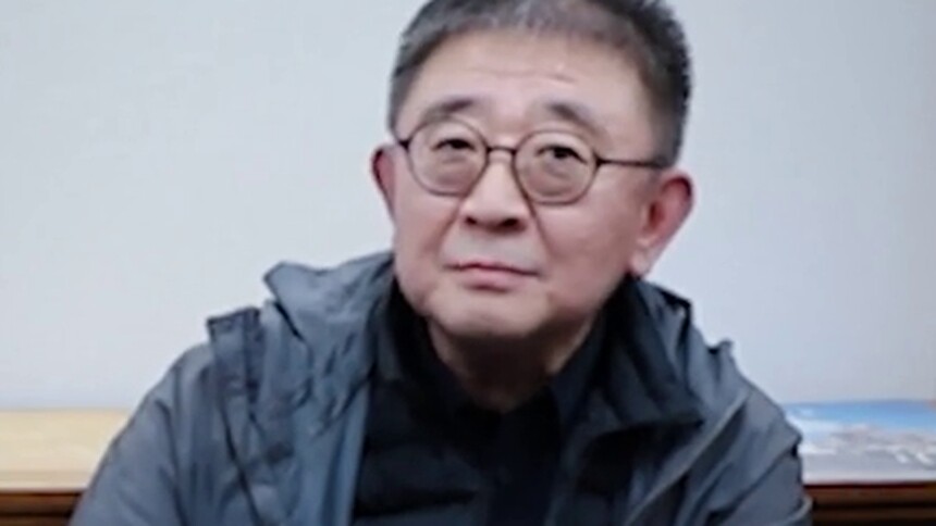《白塔之光》老同学聚首片段曝光 《北京欢迎你》唱尽沧海桑田
