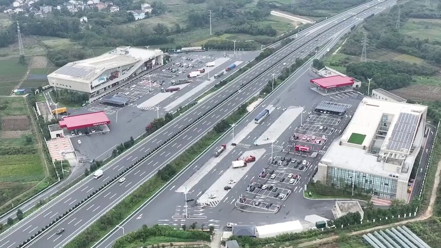 大型“移动充电宝” 续航节后返程路
