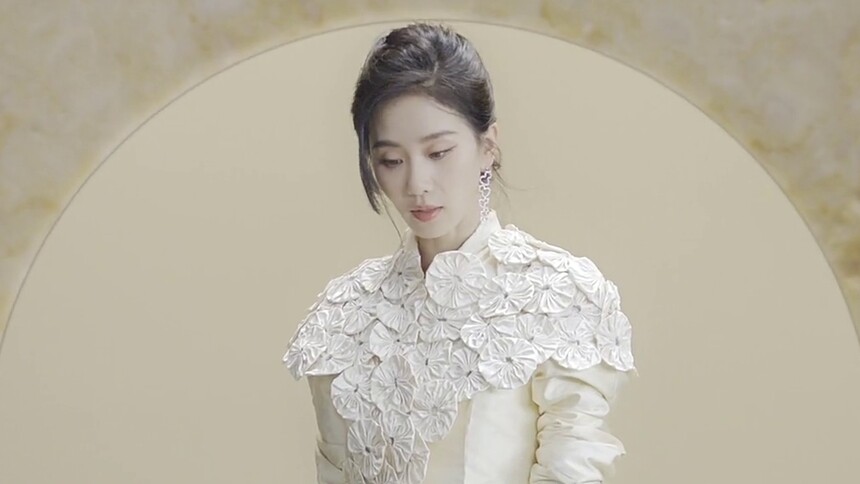 【2023ELLE风尚大典】刘诗诗清风徐来，迎风自摇，美人如花，娉娉袅袅