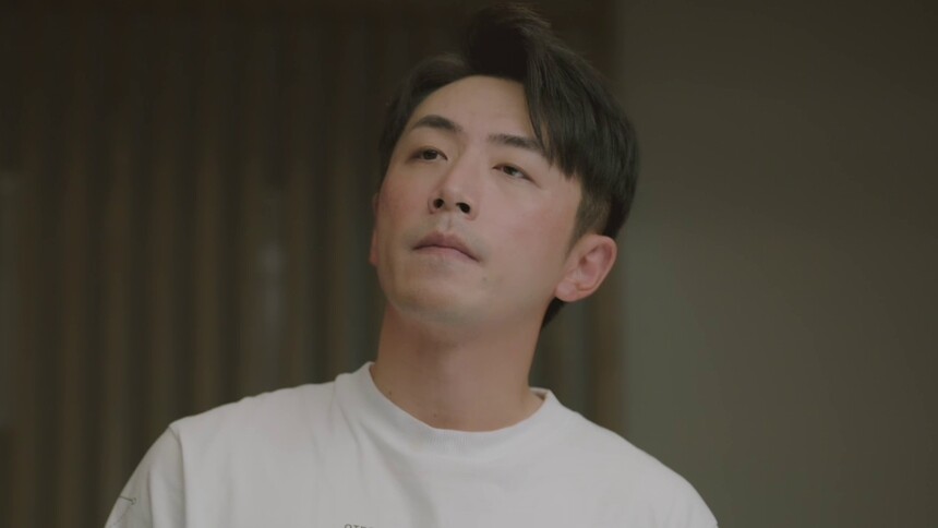 程梁打电话告诉边城有孩子的事实