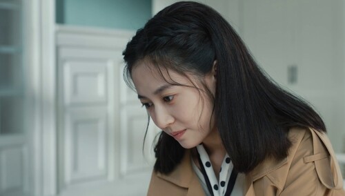 余春羊暖心安慰由佳子，井田邀请她担任由佳子家教