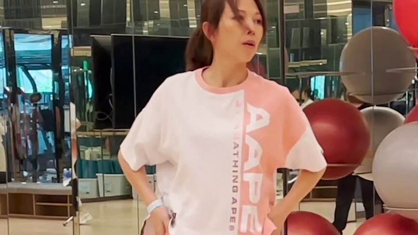 一公排练全记录！X-Leader张晋陪蔡少芬练舞