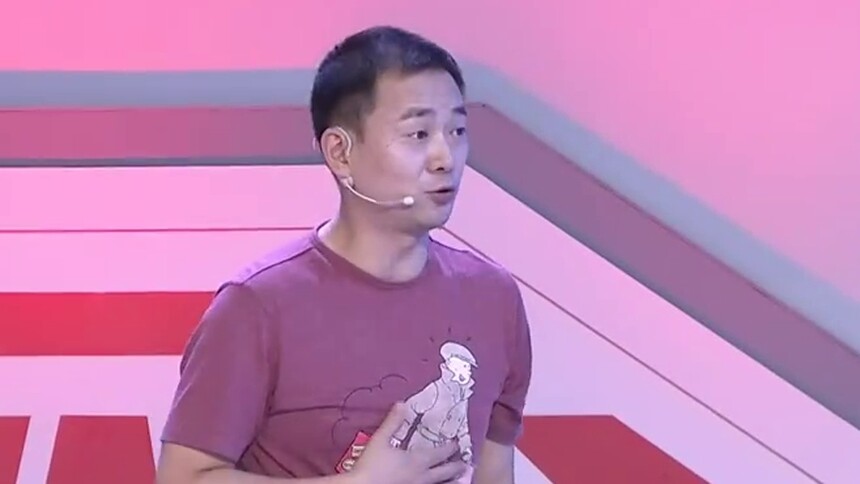 埃尔南德斯的绰号有点萌：小豌豆 名字来源于他爸