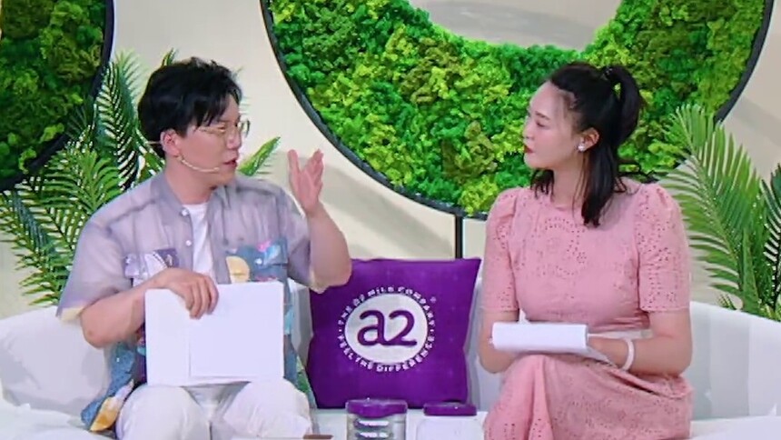 三岁后孩子依恋对象应该过渡为父母 育儿师王小莹的做法引观察团高度称赞