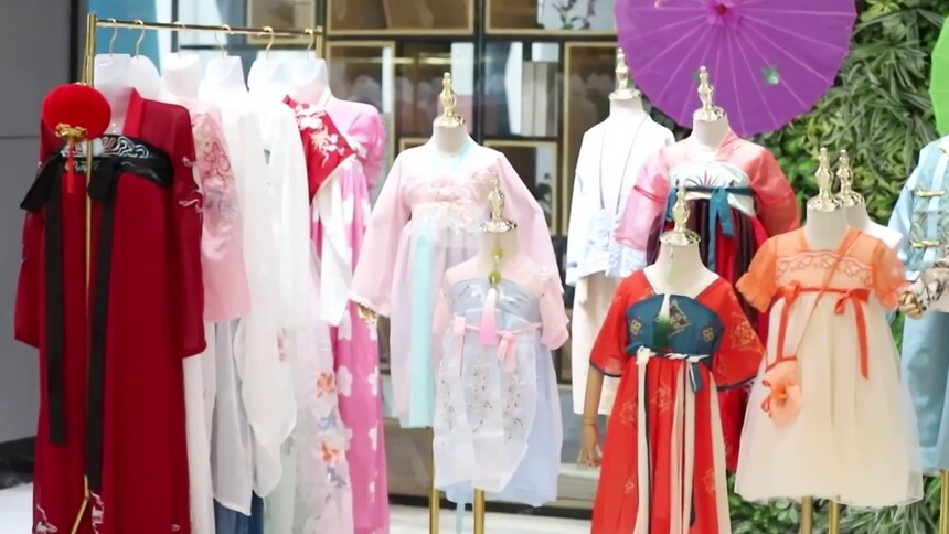 高质量发展调研行｜山东曹县：小城造汉服 已然火出圈