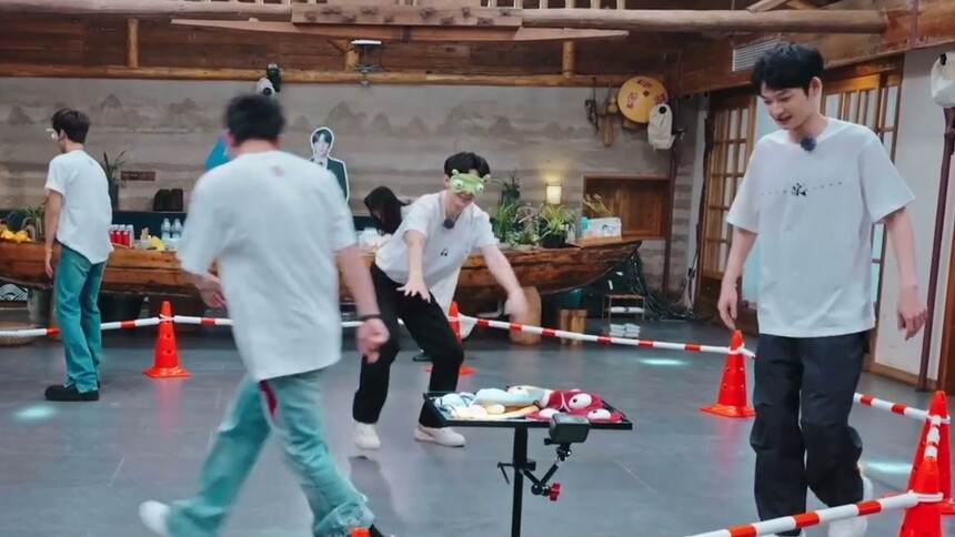 王佑硕余承恩蒙眼都甩不开的缘分