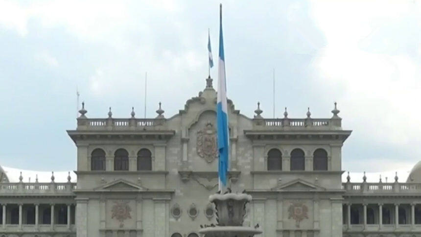 阿雷瓦洛宣布赢得危地马拉总统选举