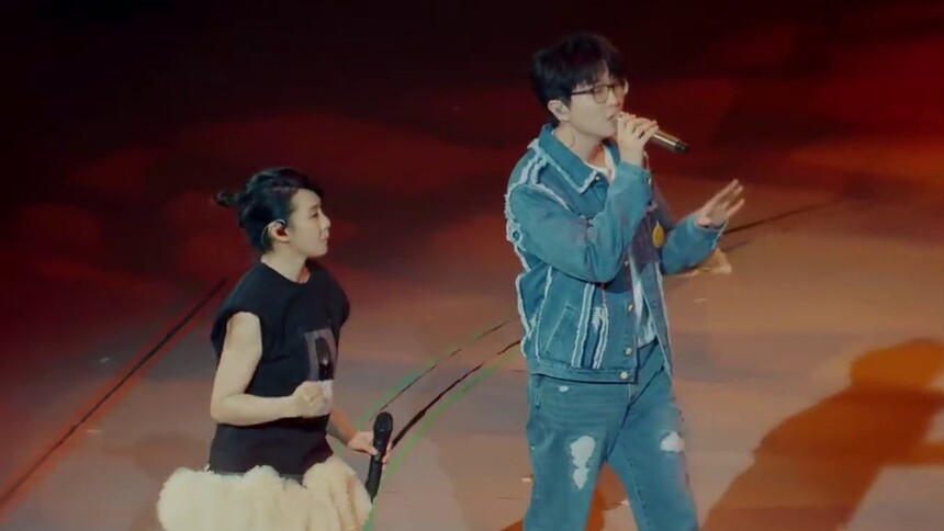 刘若英 毛不易《消愁》演唱会现场