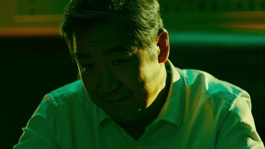 《坚如磐石》郑刚特辑 张国立挑战“最具开拓性角色” 演绎多面人生