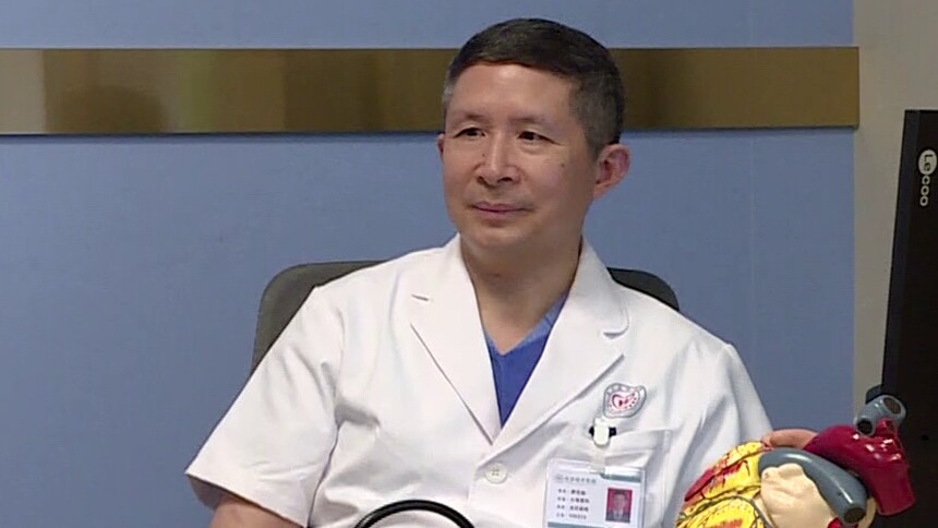 寻情记20230928期：“金刀”巧手罗万俊 修心护心攀险峰