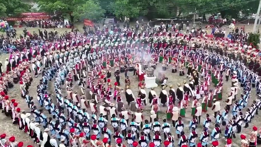 新华全媒+｜丽香铁路：美丽天路 发展坦途