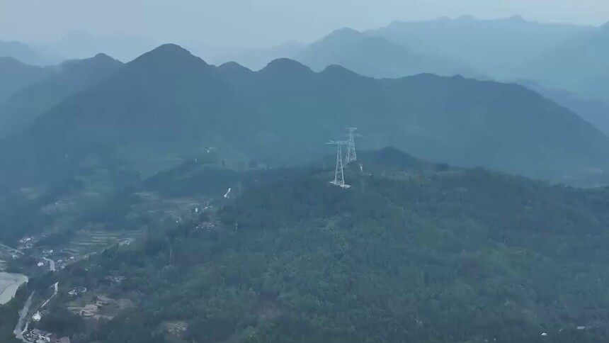 奋进强国路 阔步新征程·重大工程｜点亮万家灯火的能源大动脉