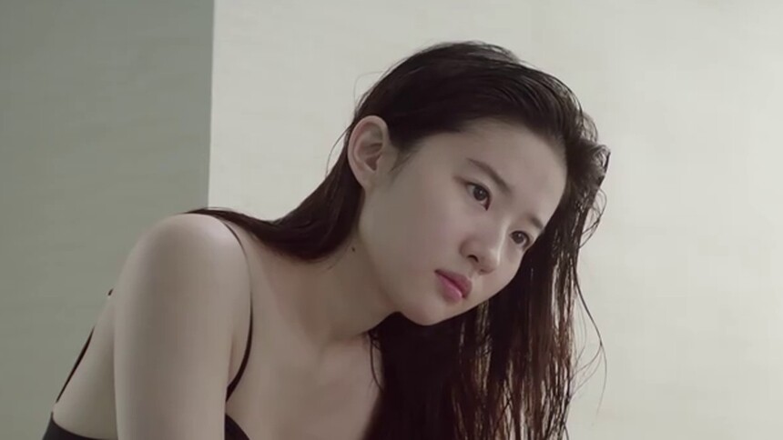 《夜孔雀》刘亦菲黎明上演大尺度爱恋