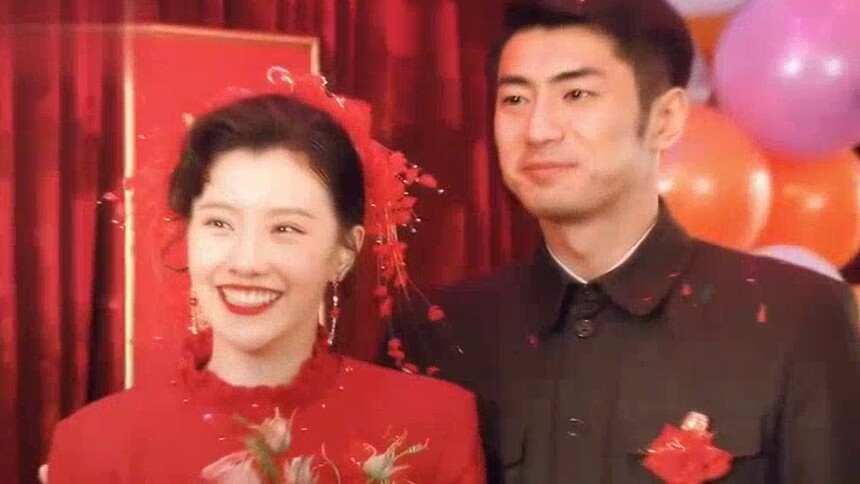 王鹤润新剧大婚红衣造型！明艳+复古造型好好看！