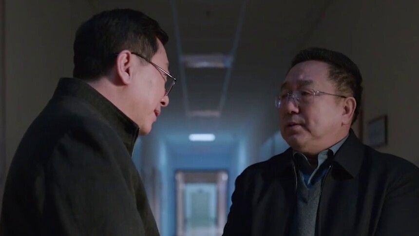 事态紧急！严哲向陈威汇报工作