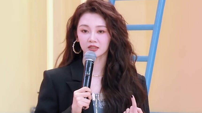 名场面！苗苗回忆试妆经历