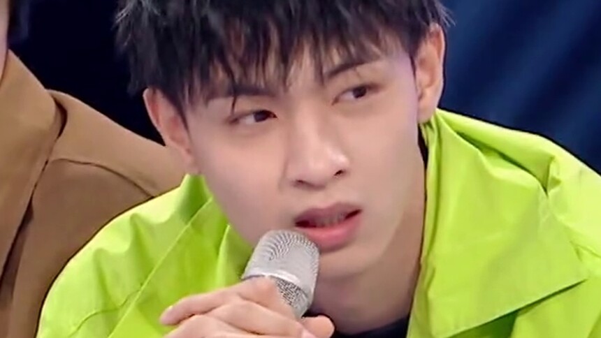 秦霄贤成功被“女主播”套路