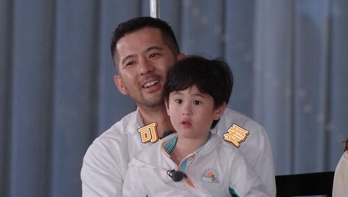 马立奥第一次家访视频首曝光 快来接受这场可爱暴击吧！