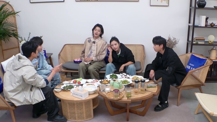 友谊的小船说翻就翻 孙滢皓李泊文游戏惨败