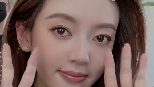 何瑞贤 get《你比星光美丽》栗俪同款职场通勤妆 做自己生活里的女王