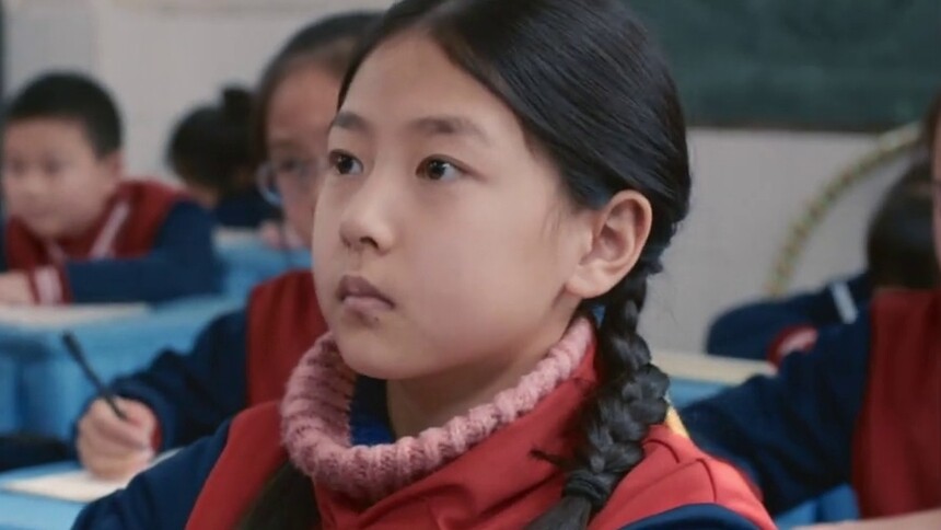 洋子偷拿了母亲的日记本