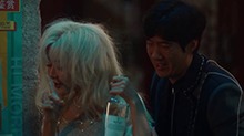 周大江将喝醉的小海茉带回家
