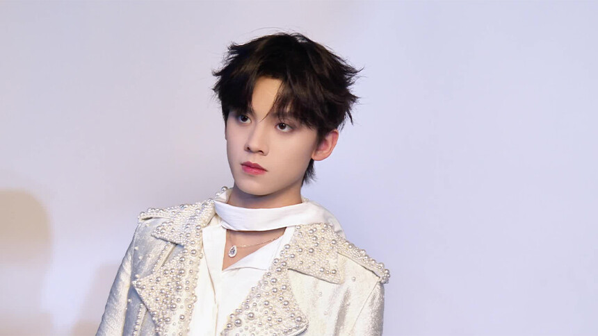 《披荆斩棘2025》海报侧拍：TOP登陆少年-左航可爱乖巧