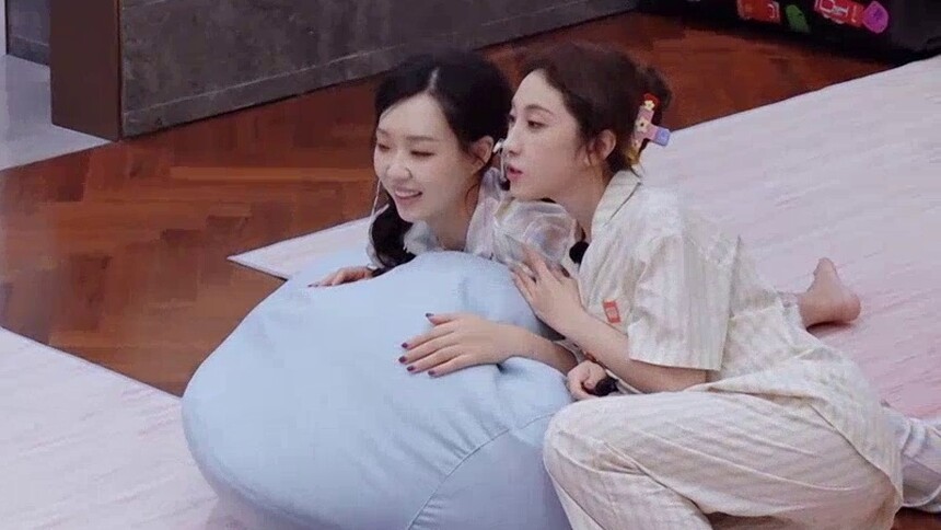 张小婉模仿管乐谈恋爱