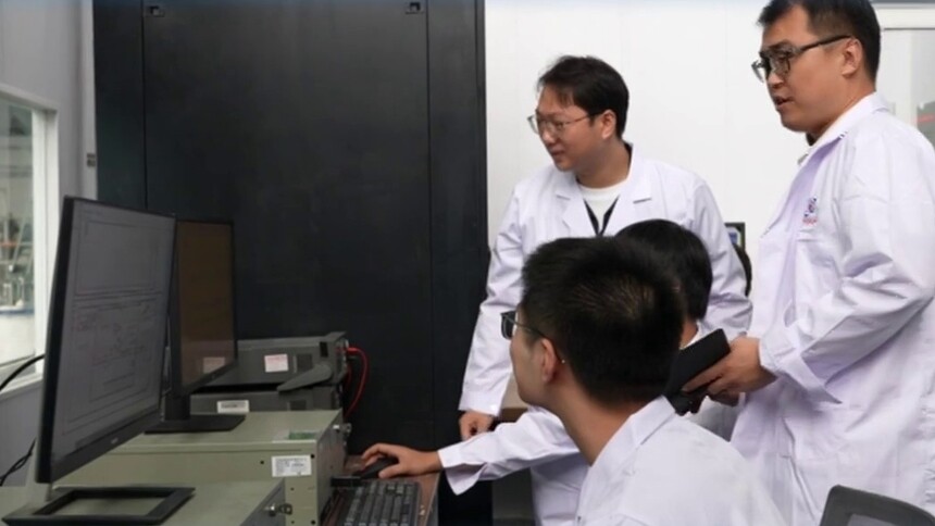 新华社消息｜中国全超导磁体实现35.10万高斯稳态强磁场