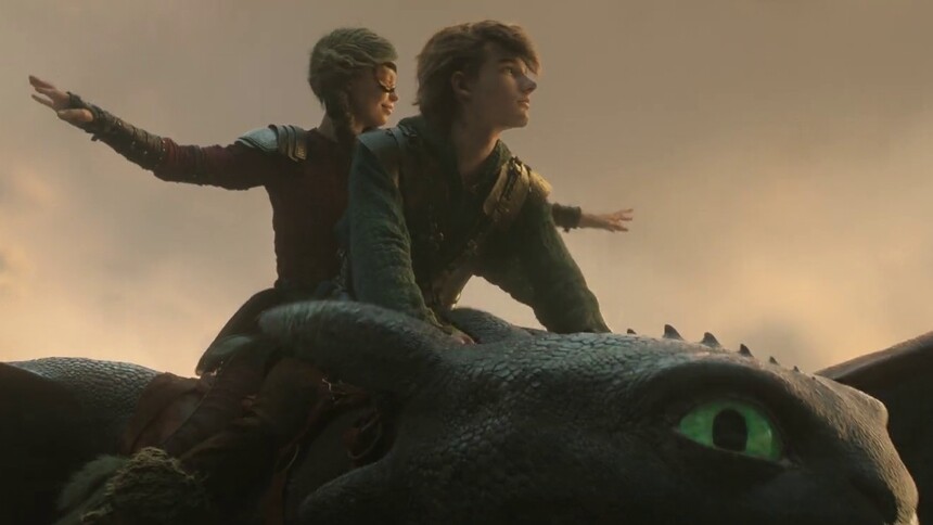 小嗝嗝带阿丝翠德一起骑龙