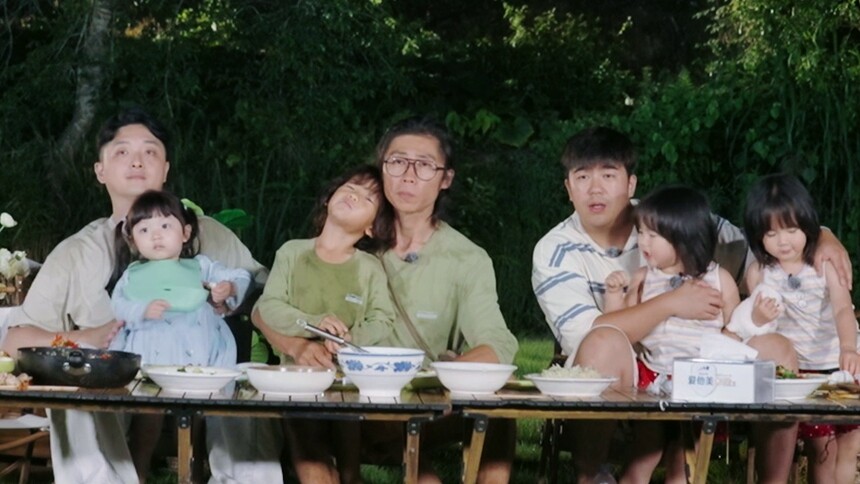 《宝妈时光里》10月8日看点：妈妈们迎来休息日！爸爸们独自带娃惊喜不断