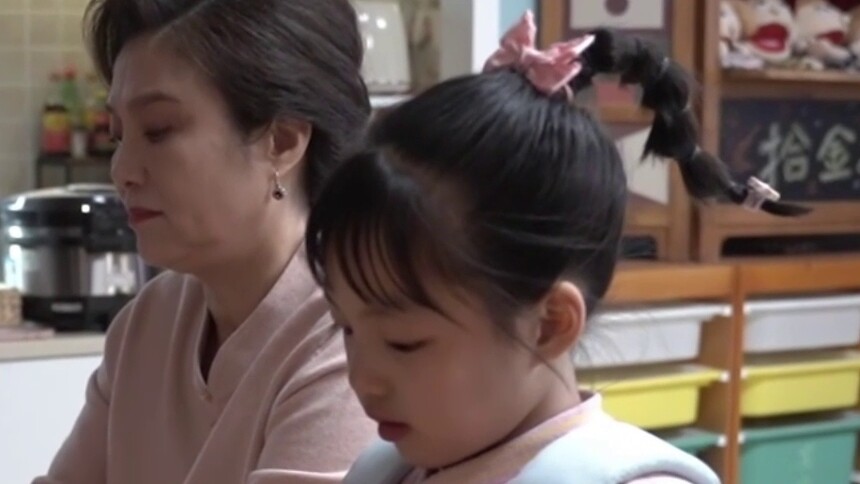 超幸福！大家包饺子