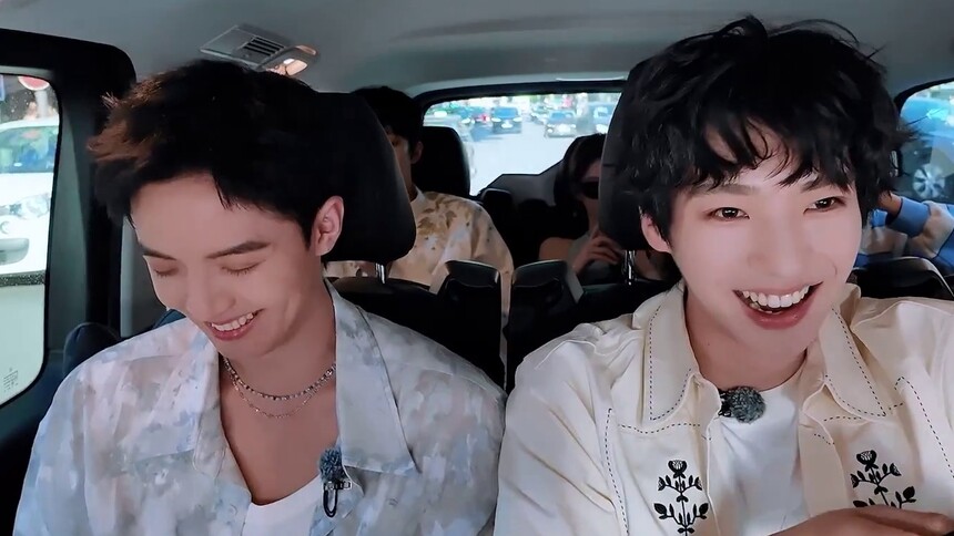 颜安给周峻纬补妆太有戏了